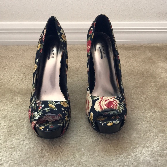 Floral heel - Picture 3 of 4